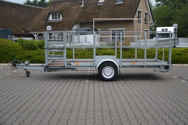 Productfoto Hapert (404x153x110) Podiumwagen