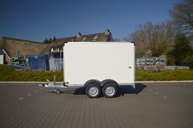 Productfoto Humbaur HK 203015-18 2000kg (304x151x180cm) Tandemasser Gesloten Aanhangwagen