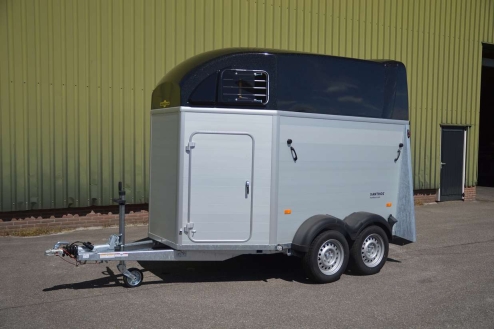 Productfoto van Humbaur Xanthos-S 2700kg (315x171x236) 2paards trailer