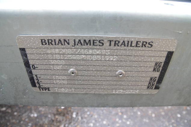 Productfoto Brian James A4 auto ambulance 125-2324 (450x200cm) 3000kg 