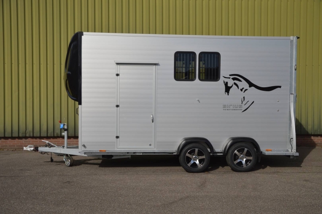Productfoto Sirius S170 twee paards trailer (455x171x242cm) 3000kg 