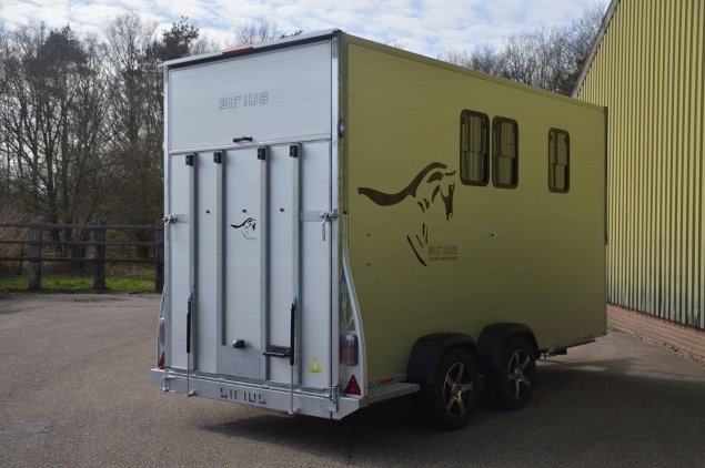 Productfoto Sirius S170 twee paards trailer (455x171x242cm) 3000kg 