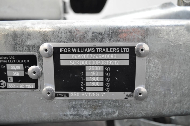 Productfoto Ifor Williams BV126 gesloten aanhangwagen (360x173x213)