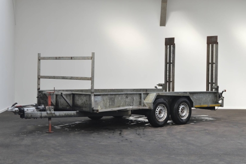 Productfoto van Peters machine transporter met vaste rijplaten 3500kg (425x174cm)